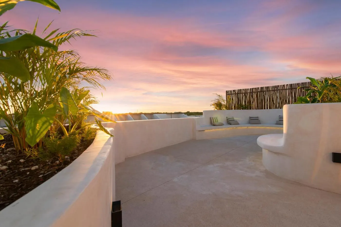 Private Rooftop Pool, Panoramic Views, Near Beach Tulum