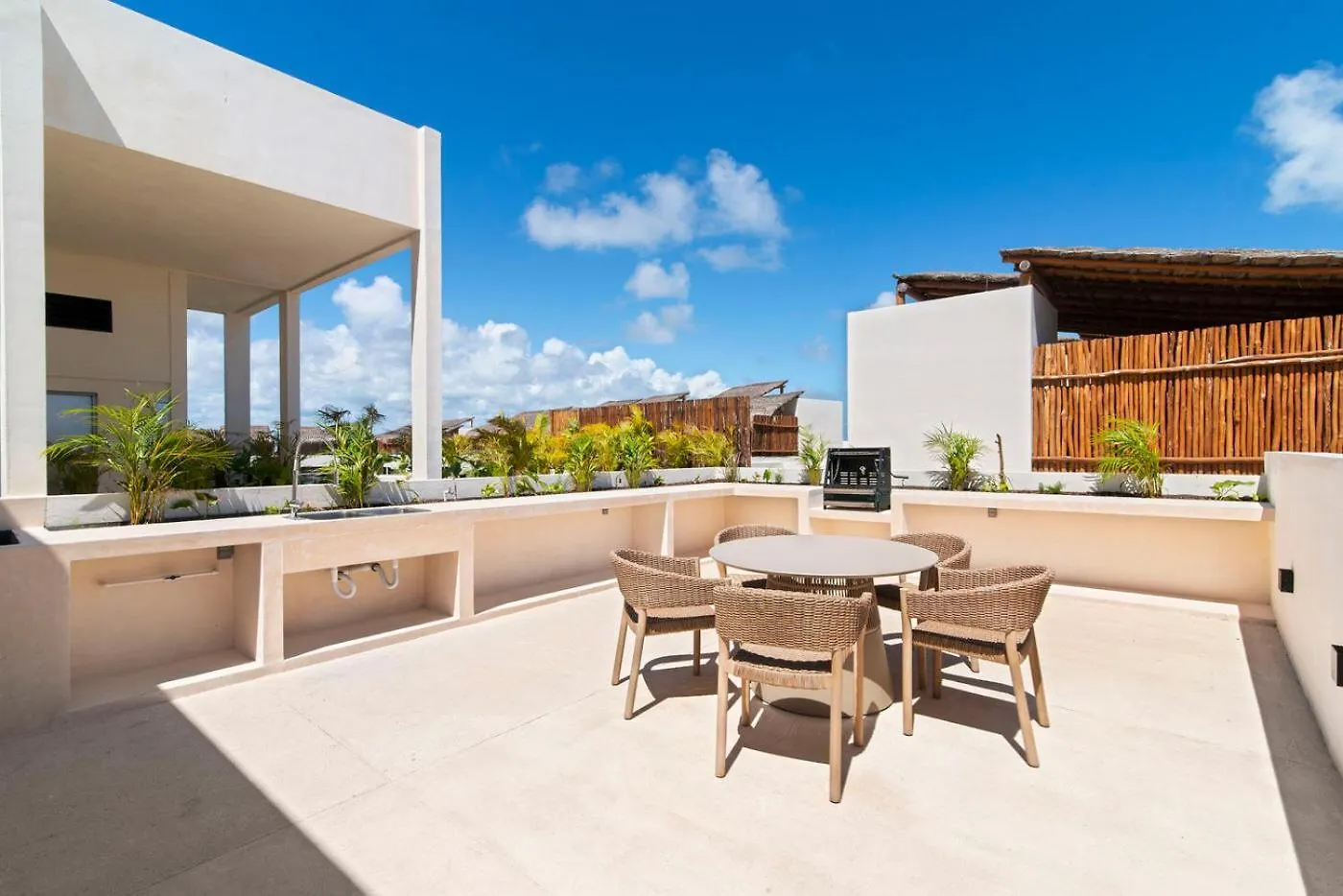 Private Rooftop Pool, Panoramic Views, Near Beach Tulum